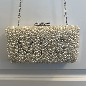Cross body Mrs